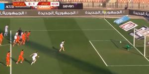 كأس مصر: السيد الصاوي حارس أبو قير للأسمدة يتصدى لركلة جزاء أمام أحمد سيد زيزو في الدقيقة 41