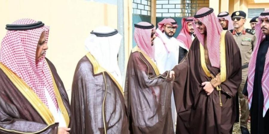 سعود بن نهار يزور مركزي «السيل والعطيف»