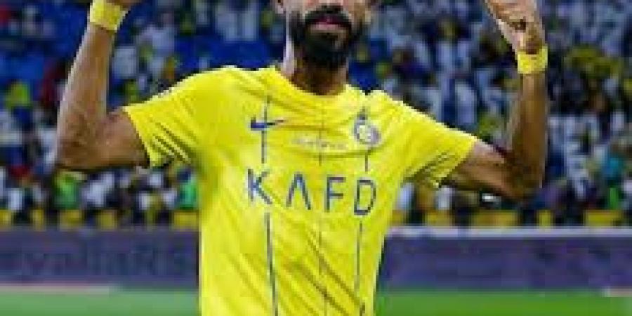 لاعب النصر يعبّر عن امتنانه للجماهير بعد انتصار مثير على الأخدود!