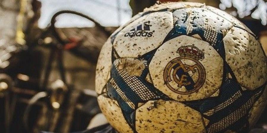 ريال مدريد يخطط لضم نجم عربي في الميركاتو الشتوي لحل مشاكله الدفاعية