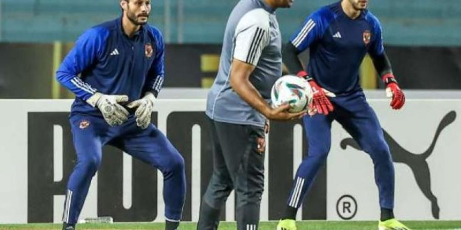 الحضري يُشيد بحراس مرمي المنتخب ويتغني بـ عبدالله السعيد