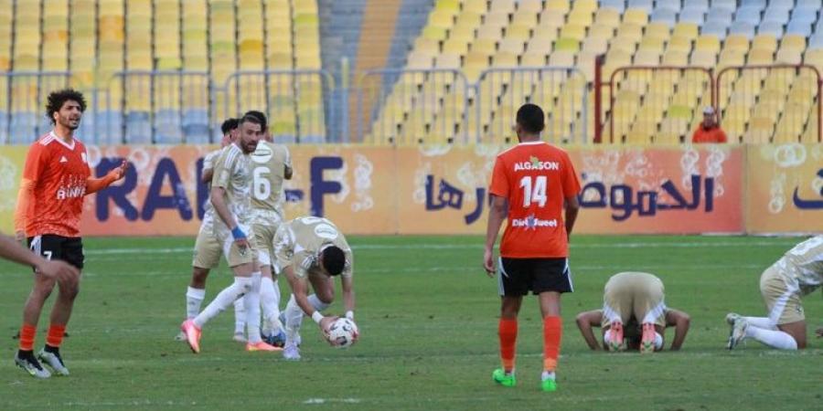 فاركو يُحرم الأهلي من الانفراد بصدارة الدوري - شاهد