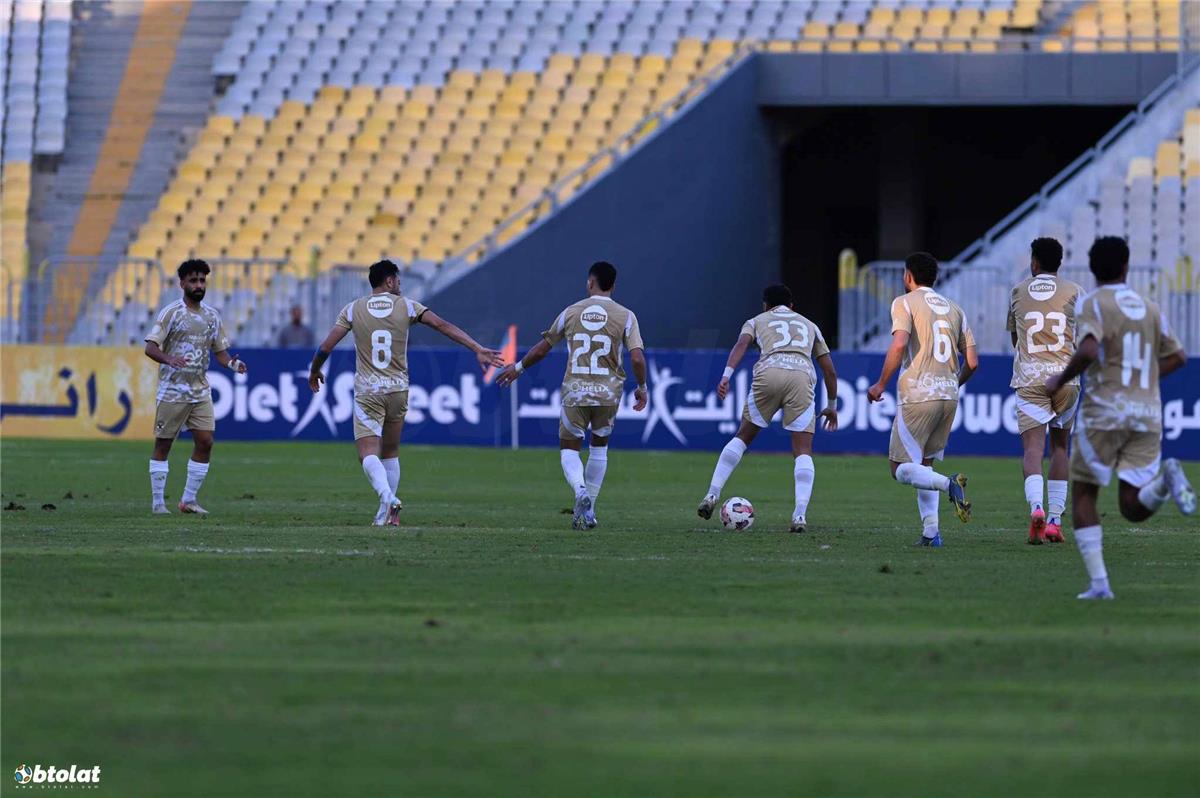 فيديو | الأهلي يتعادل مع فاركو ويمنح الزمالك وبيراميدز هدية في الدوري المصري